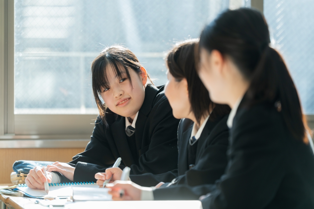 生徒が登下校している様子